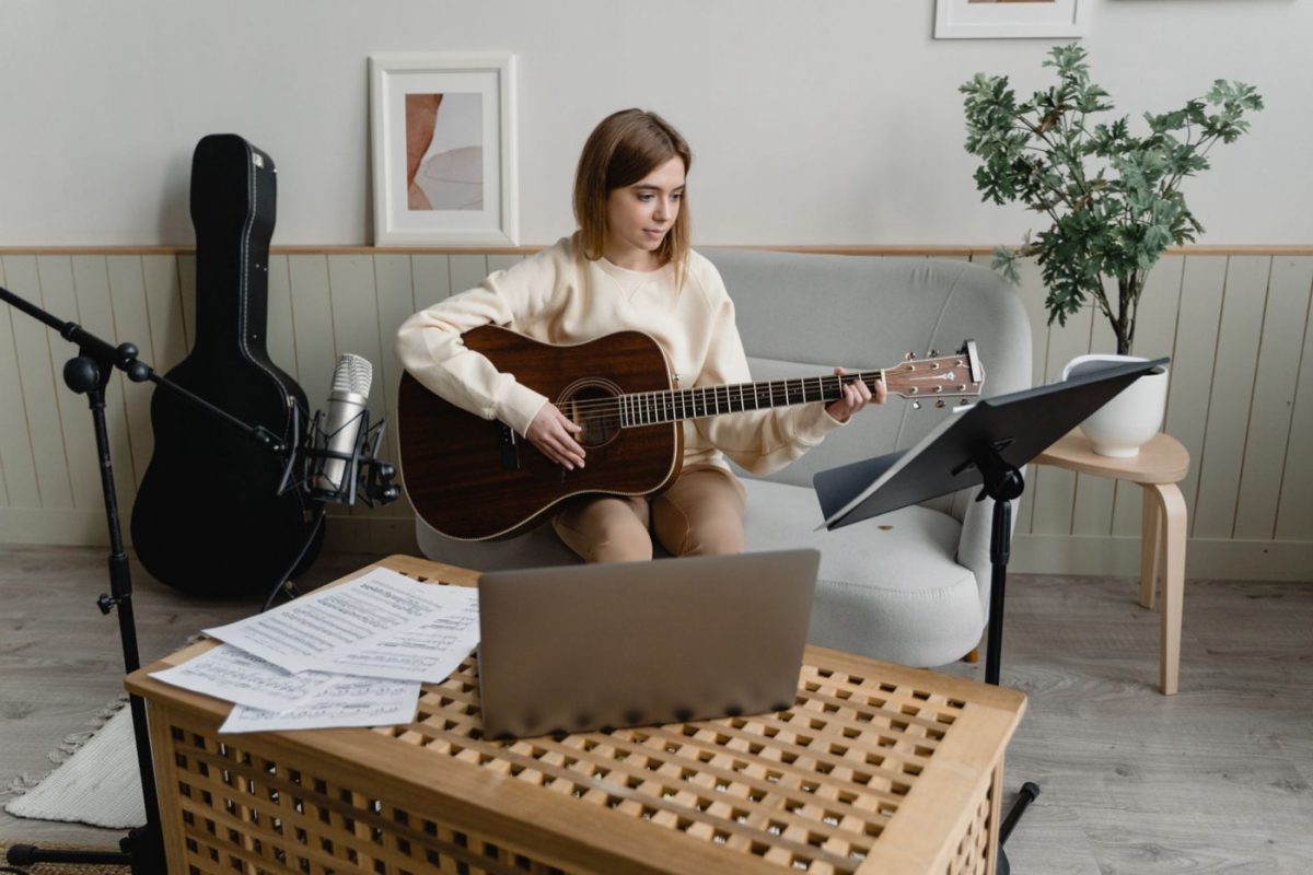 Prix d&rsquo;un cours de guitare : tarifs et facteurs en 2026