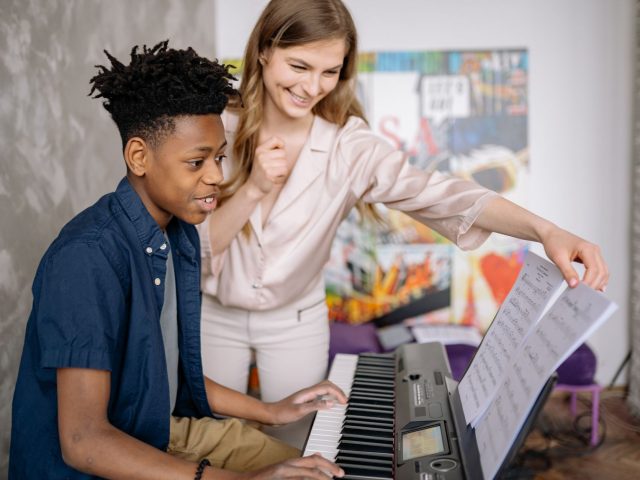 Organiser un concert scolaire : les étapes clés à suivre