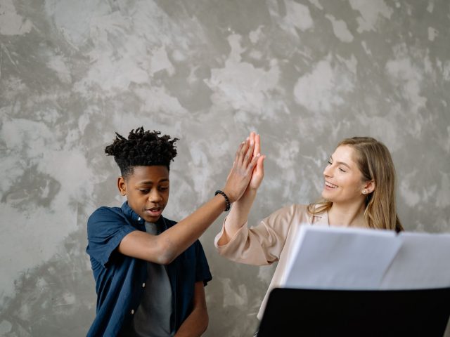 Réaliser une vidéo de cours de musique : guide pratique